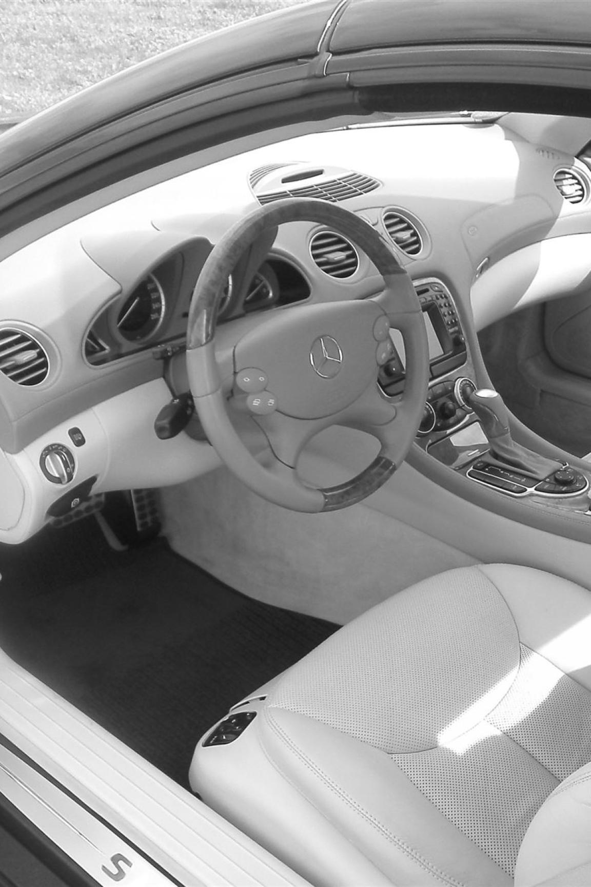 Professionelle Aufbereitung Interior - SIMON - Fahrzeugaufbereitung und Oberflächentechnik