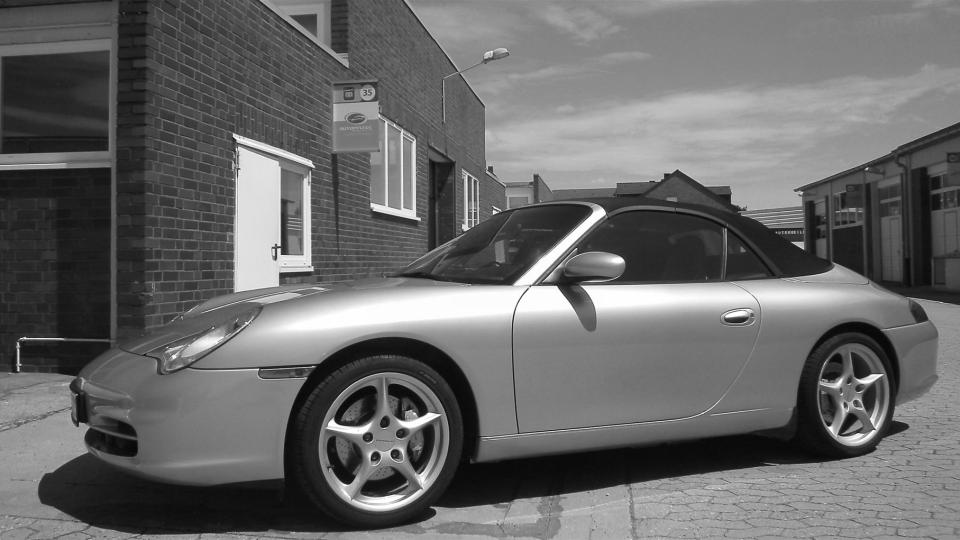 Premium-Aufbereitung für Porsche von SIMON - Fahrzeugaufbereitung und Oberflächentechnik.